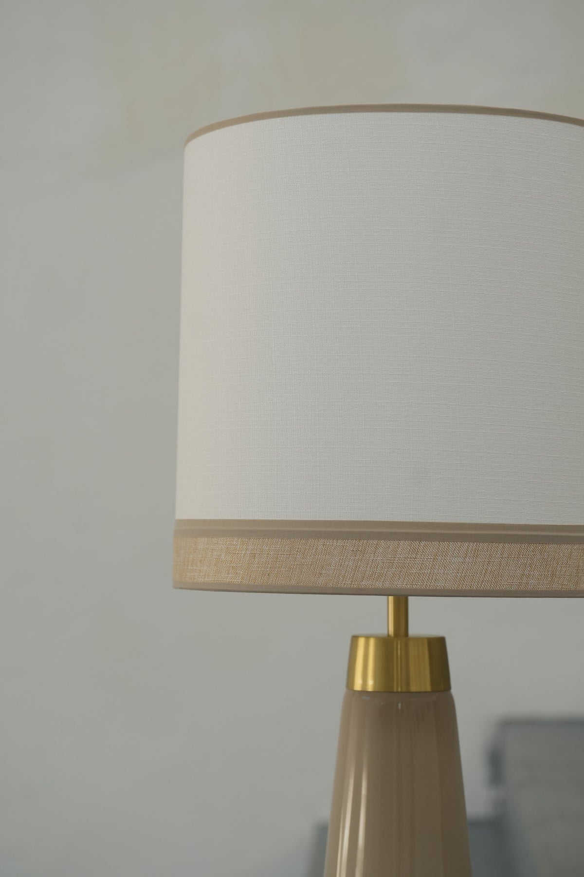 Candeeiro farol taupe