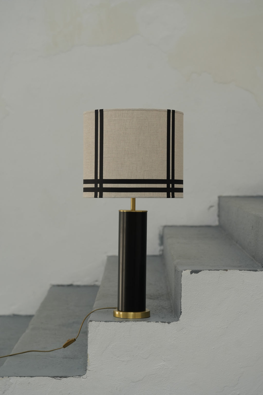 Candeeiro de mesa preto