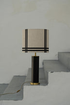 Candeeiro de mesa preto