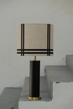 Candeeiro de mesa preto