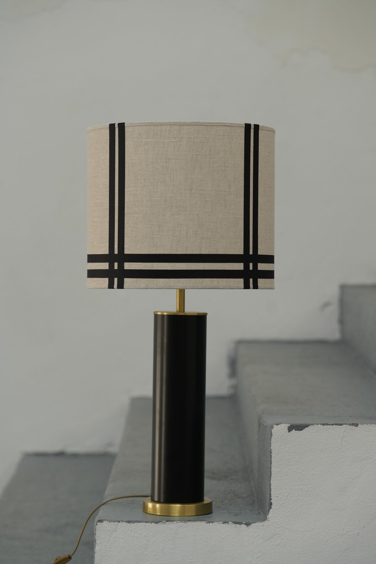 Candeeiro de mesa preto