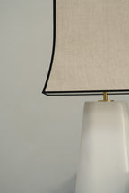 Candeeiro de Mesa Branco